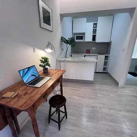 Charm Apartment *